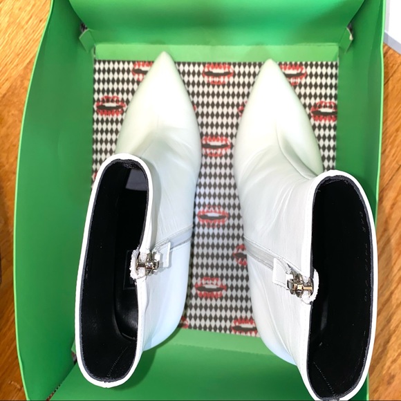 Brand new w/box Helena and Kristie White booties - Picture 3 of 14